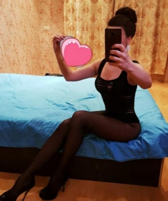 💋 Мои услуги разнообразны: я могу быть твоей страстной любовницей или нежной подругой на время. 💘 Со мной ты окунешься в мир наслаждения и релаксации. 😉
Мои возможности безграничны: от классического секса до фантазий и ролевых игр. 💫 Я открыта для экспериментов и готова погрузиться в твои самые сокровенные фантазии. 🔥
Обо мне говорят восхищенные отзывы - мои клиенты возвращаются ко мне снова и снова. ✨ У меня есть отличные фото, чтобы ты смог оценить мою привлекательность и шарм. 😍
Живу и принимаю в Москве, чтобы быть рядом с тобой в любой удобный момент. 🌸 Если ты ищешь настоящий интимный опыт и незабываемые встречи, то я именно то, что тебе нужно. 🌹 Жду тебя, чтобы воплотить твои самые смелые желания в реальность! 💫 Галина
